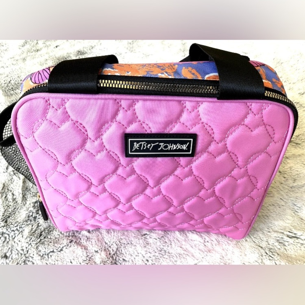 NEW BETSEY JOHNSON PINK/HEARTS QUILTED TOP ZIP INSULATED LUNCH TOTE NWT